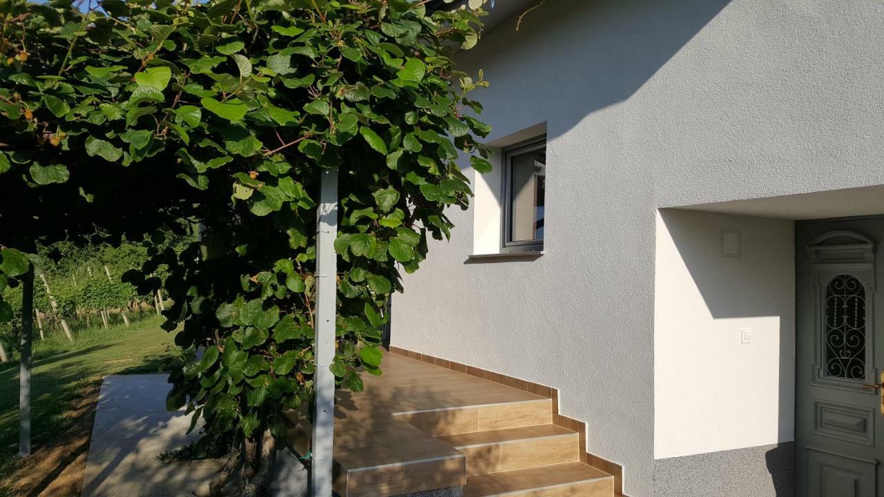 Na Off Vila Radenci Exterior foto