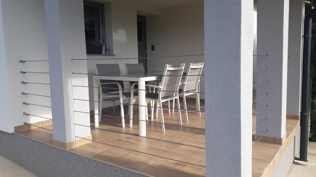 Na Off Vila Radenci Exterior foto